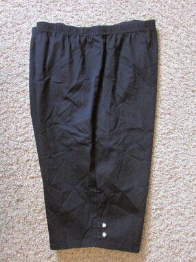 NWOT Just My Size Black 4X Pull On Rhinestone Accent Petal Bermuda Shorts
